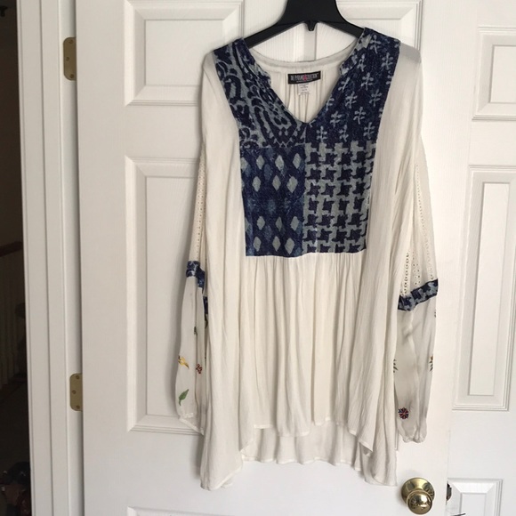 The Pyramid Collection Tops - Pyramid Collection Tunic